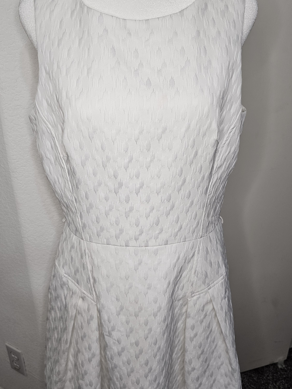 White House Black Market White Diamond Jacquard Sleeveless Midi Dress Sz 8 - Picture 2 of 6